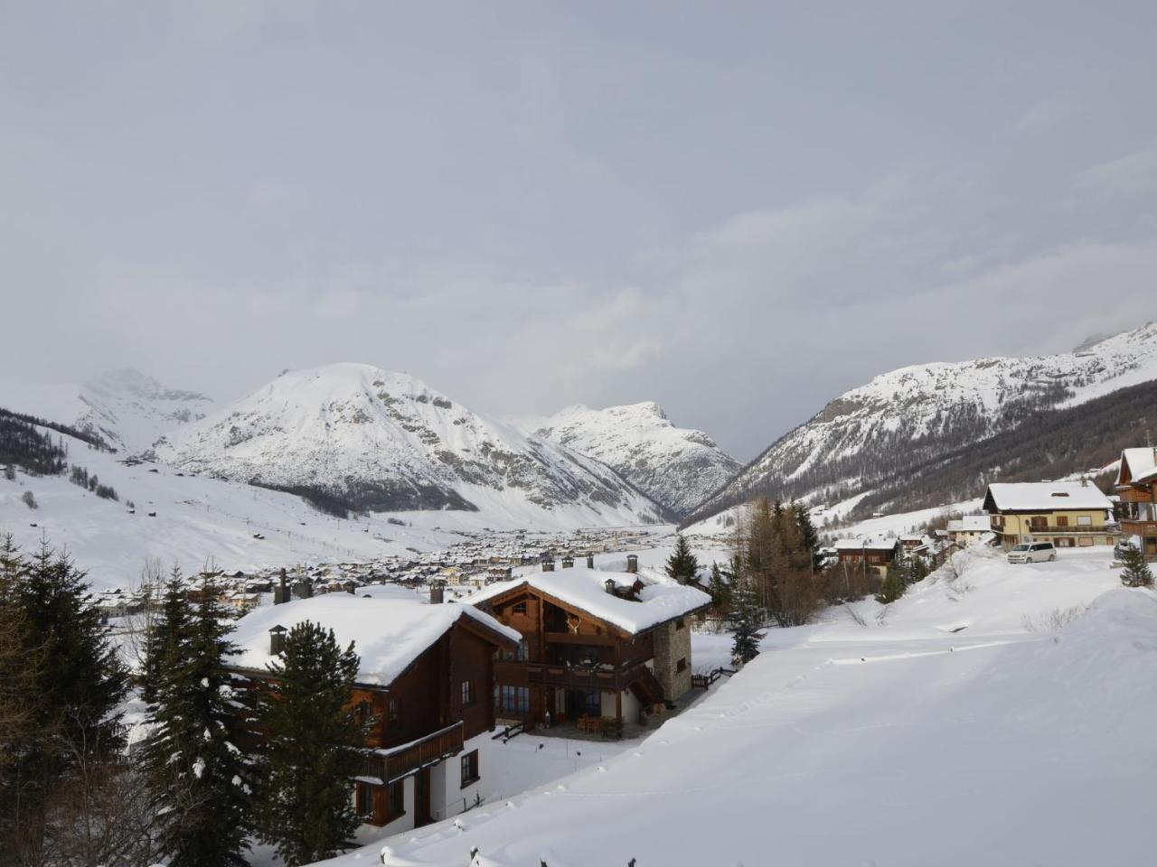 Tranquil Holiday Home In Livigno Italy Near Ski Area Exterior photo